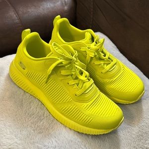Skechers “Bobs” neon yellow/green